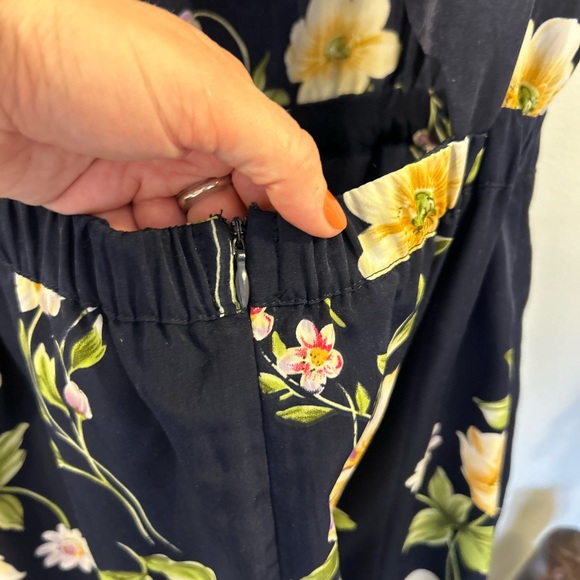 Floral Mini Dress with Open Back - Picture 5 of 8